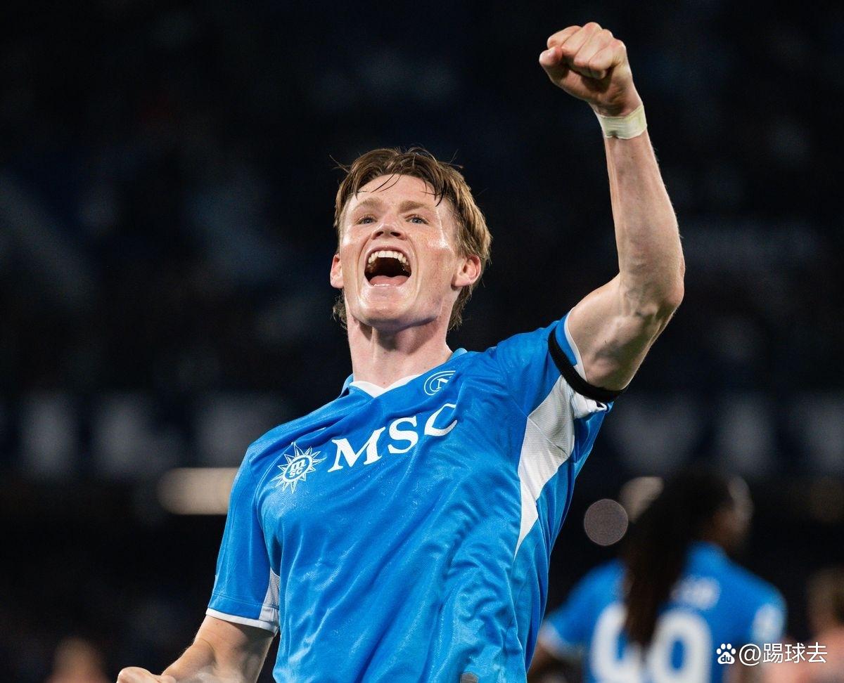 开云平台-关于那不勒斯训练开放日，窗口期单刀错失引欢呼，德甲在即，训练强度明显提升的信息