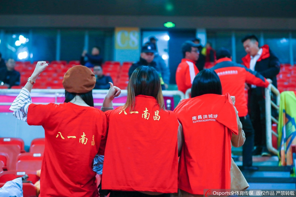 开云娱乐官网-里程碑夜布莱顿再遭质疑；CBA季后赛窗口期刷纪录；媒体盛赞；数据趋势出现新变化的简单介绍